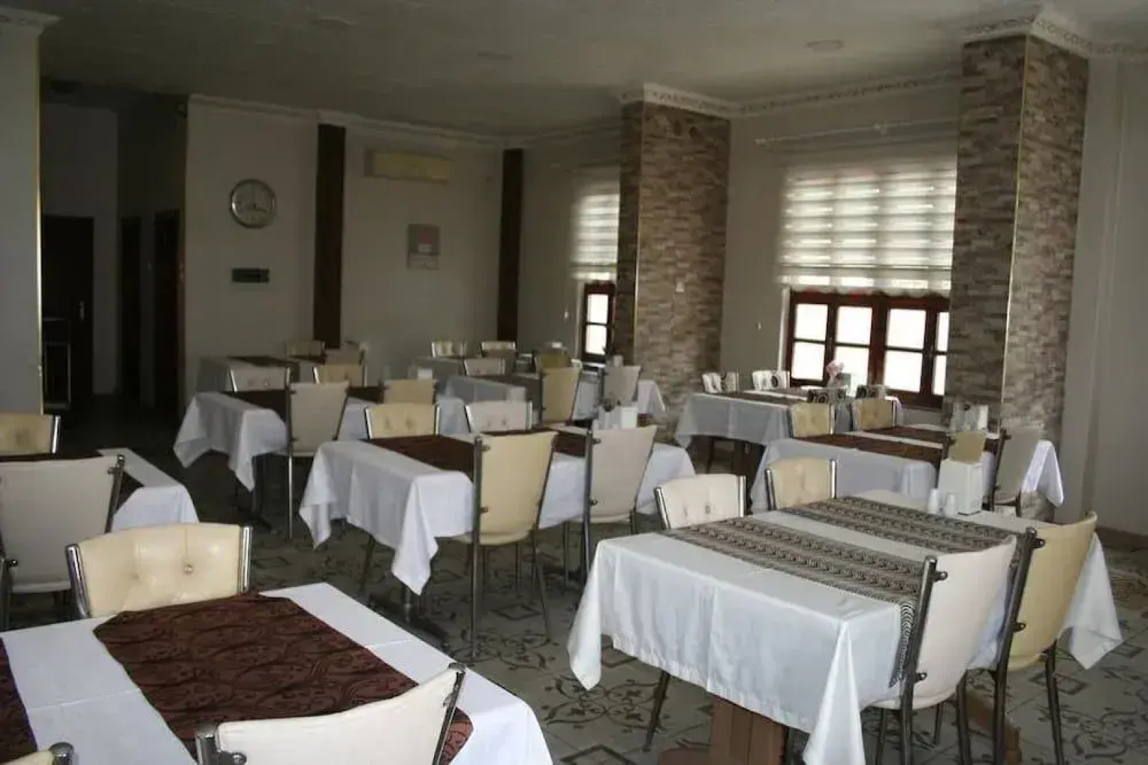 Uz Hotel