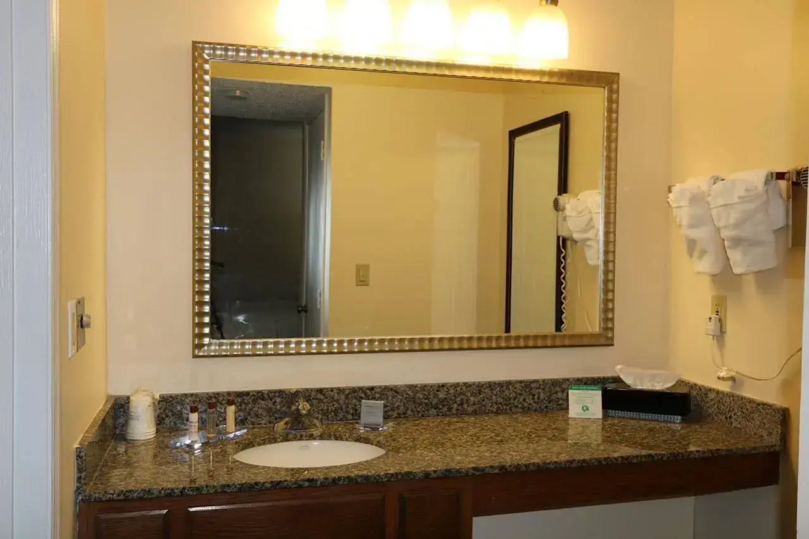 FairBridge Inn & Suites - Akron Copley Township - West