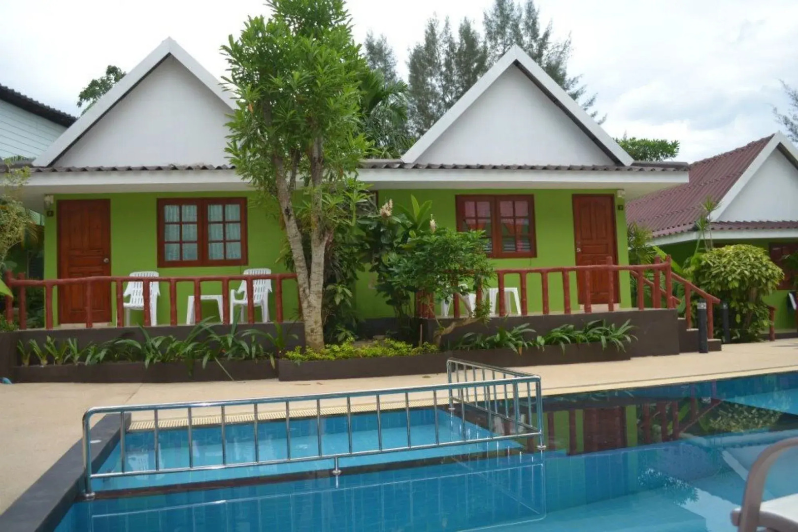 Khaolak C-nior Bungalows
