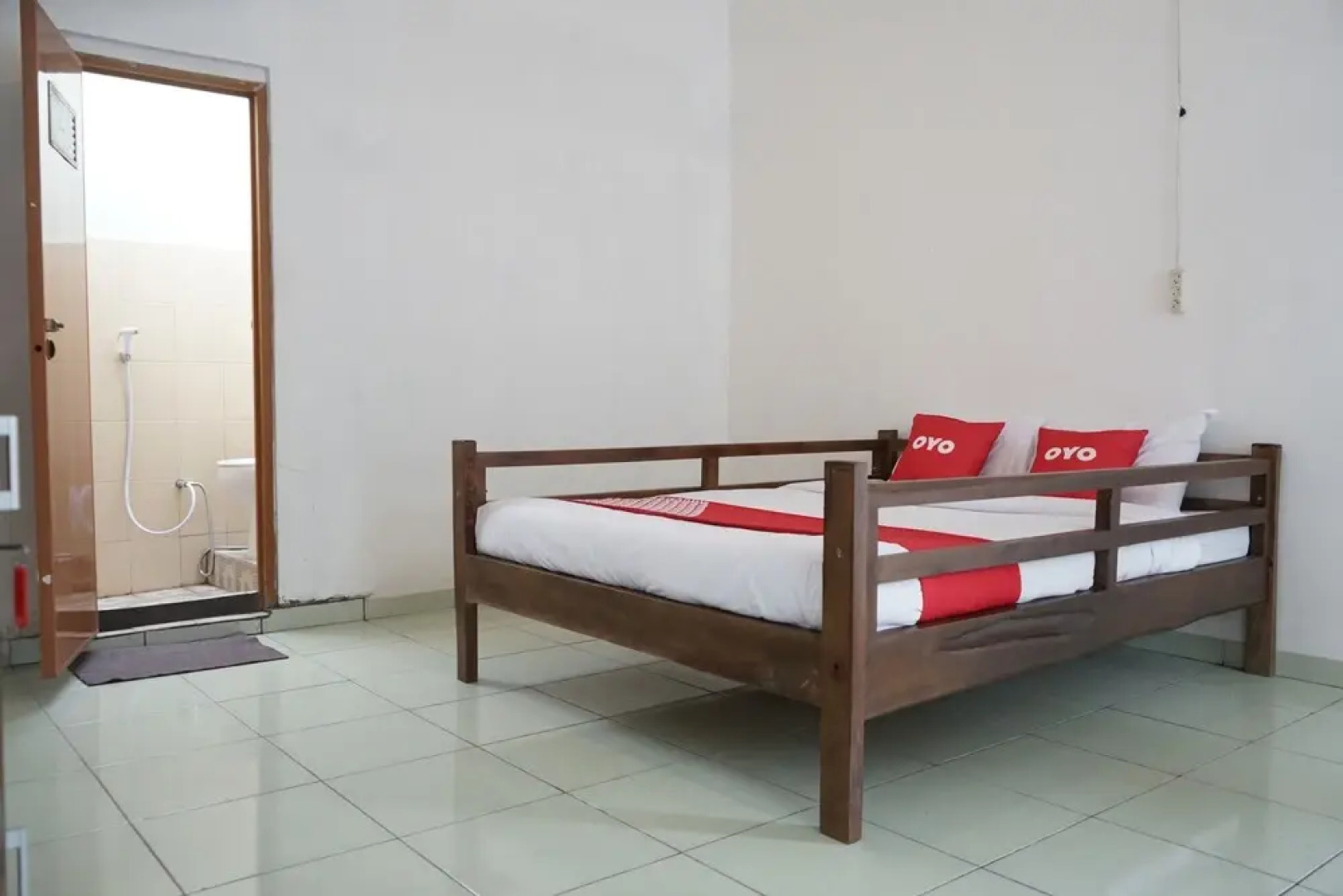 OYO 2048 Hotel Cahya Panorama