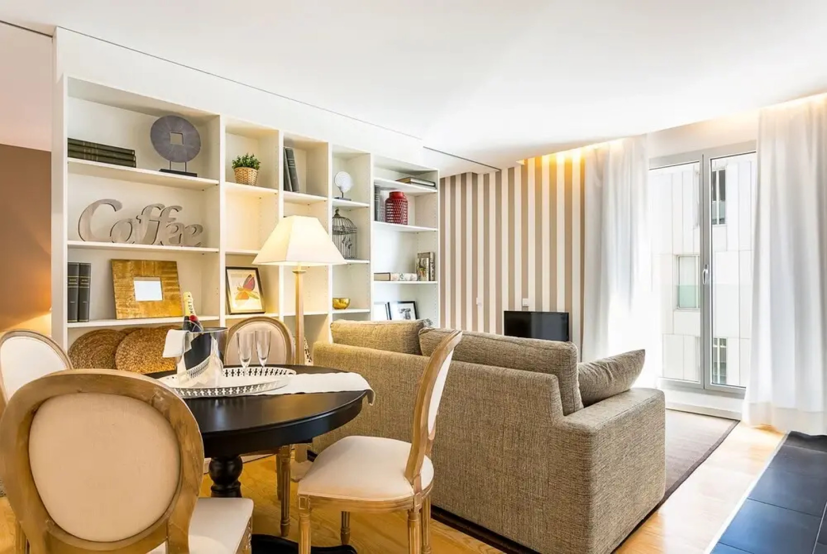 Urban District Apartments Rambla Suite & Pool