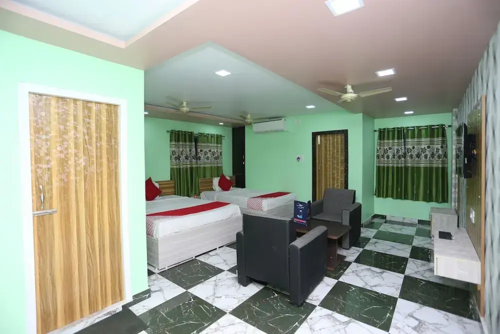 OYO 24770 Hotel Siddhi