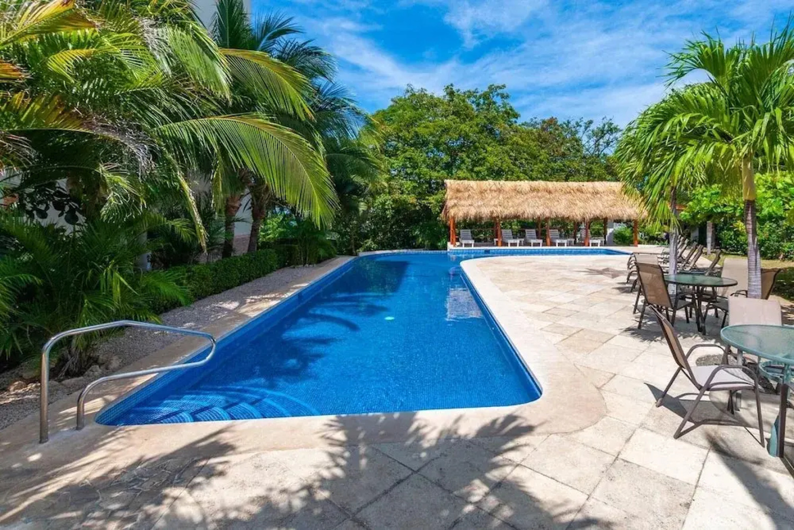 Fifth-Floor Condo with Breathtaking Ocean Views, Stylish Interior & Prime Location Near Flamingo Beach