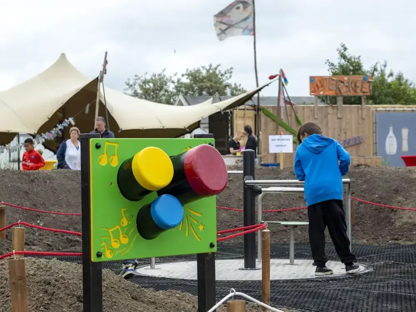 Bungalow in South Holland With Unique Design