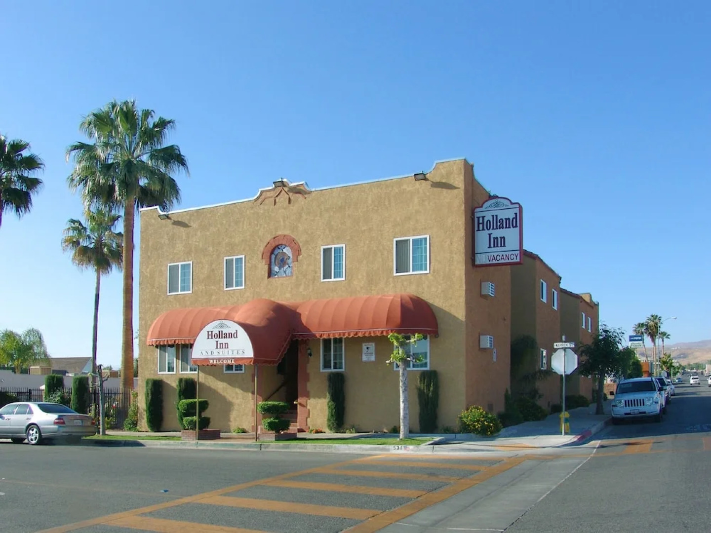 Holland Inn and Suites