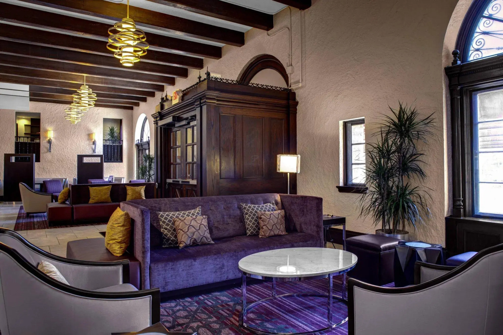 Courtyard by Marriott Kansas City Country Club Plaza