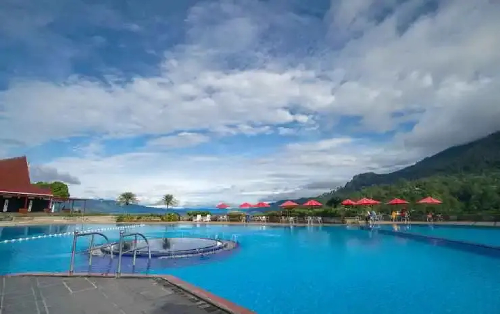 Niagara Hotel Lake Toba & Resorts