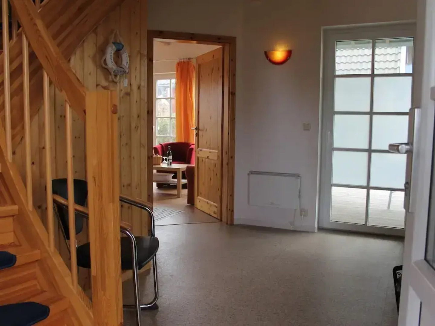 Allergy Friendly Holiday Home near Beach with Lake View