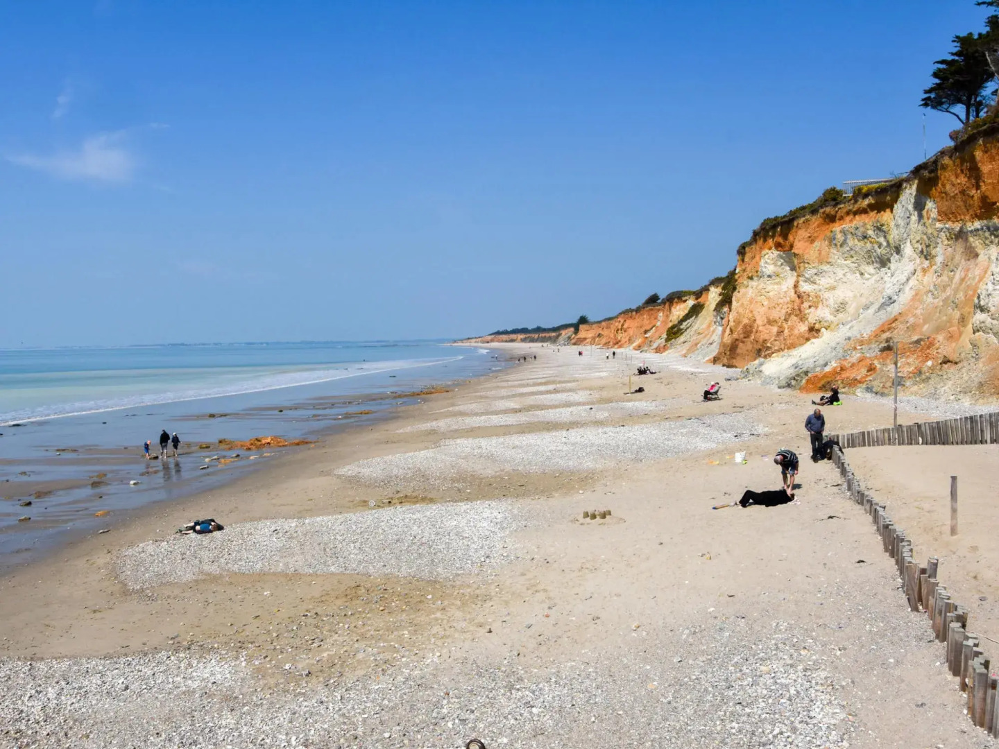 Serene Holiday Home in Pénestin, 300m from the beach