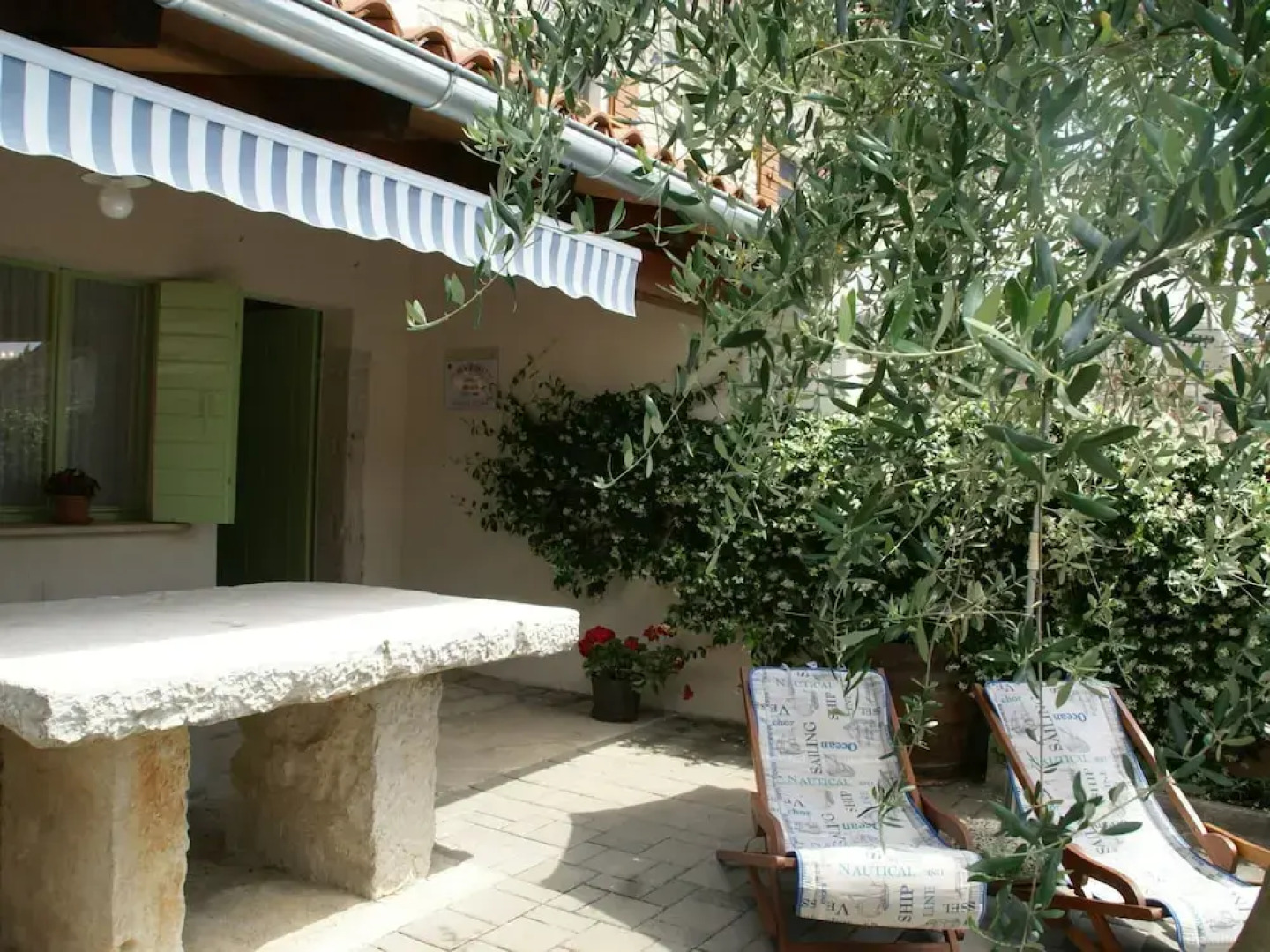 Stone Holiday Home in Peresiji With Pool