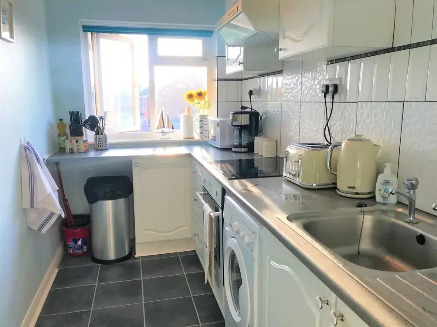 Toronto Apartment in Seaside Town With Parking