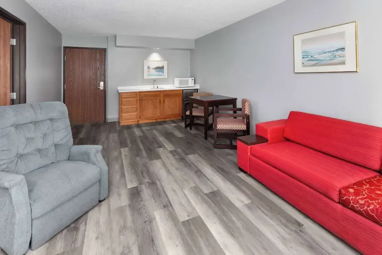 Super 8 Sun Prairie/madison E