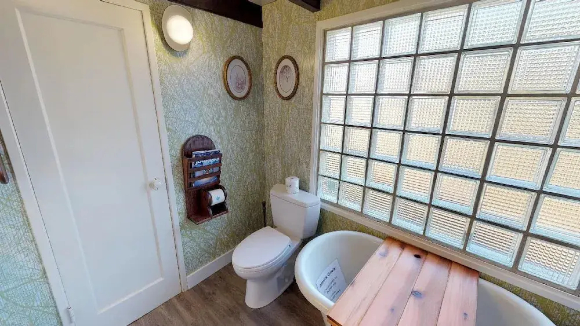 Woodley Beach House 2 Bedrooms 2 Bathrooms Home