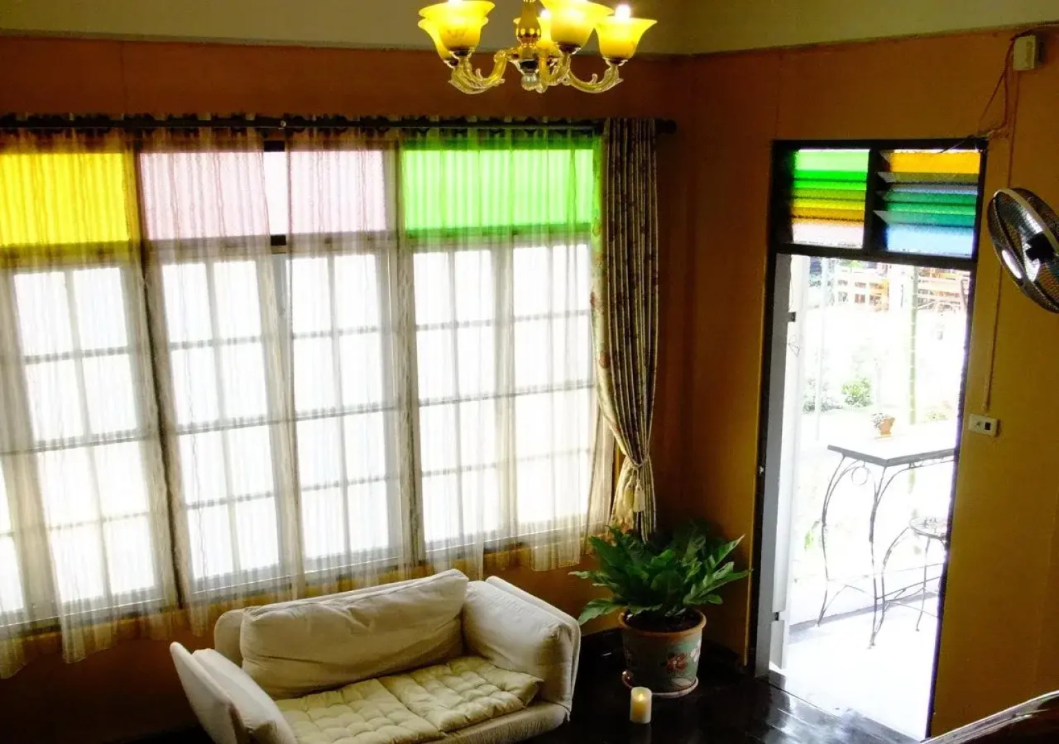 The Gallery 24, Art Cafe Guesthouse Chiang Mai