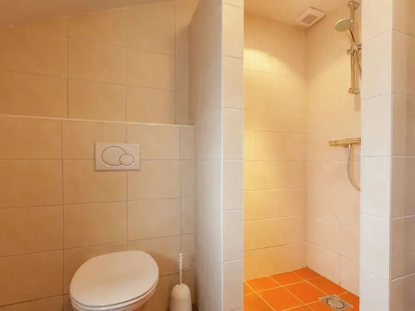 Cozy Holiday Home in Oisterwijk with Swimming Pool