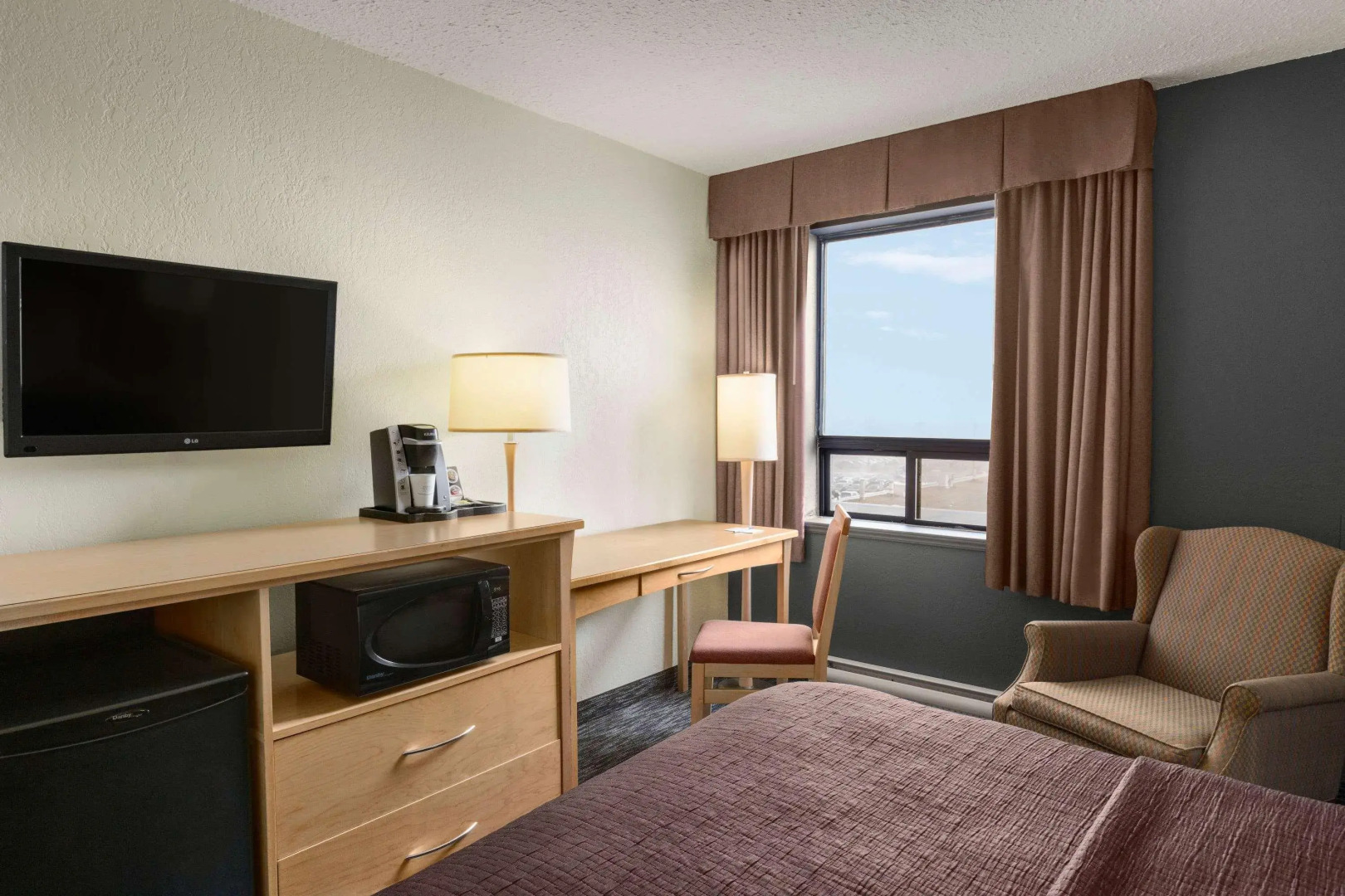 Travelodge by Wyndham Edmonton West