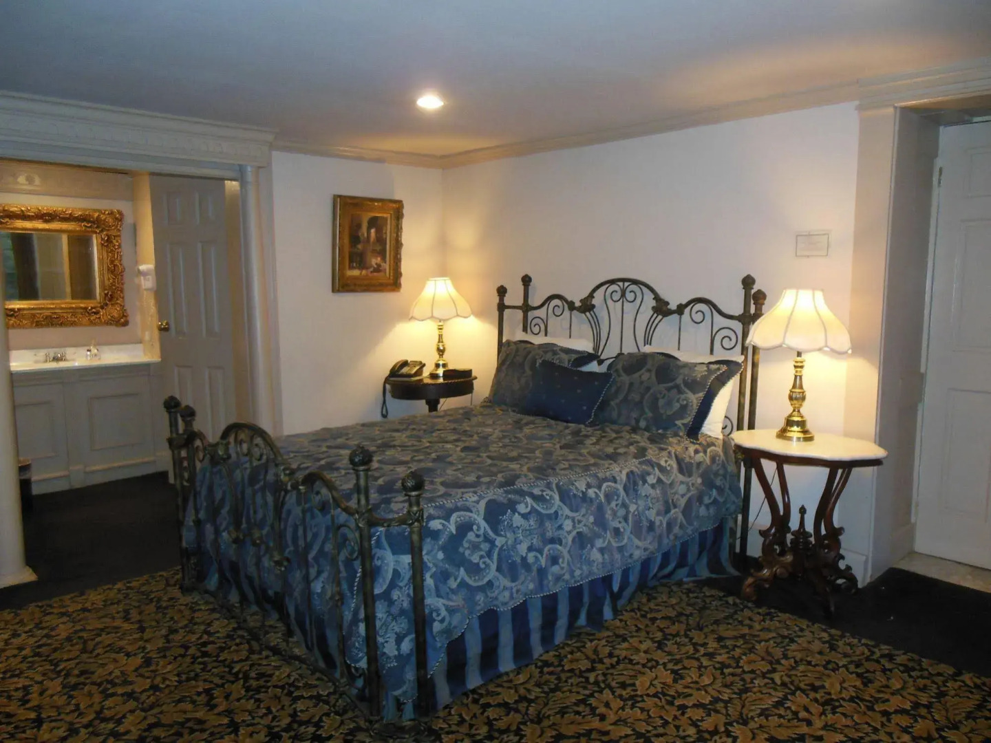 Cedar Grove Mansion Inn & Restaurant