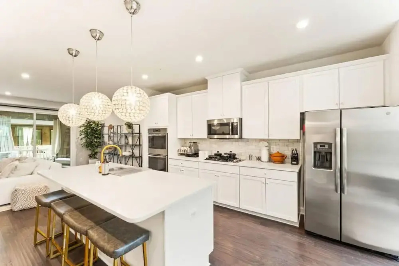 Ashburn 4-br Homestay Close to Dulles Metro