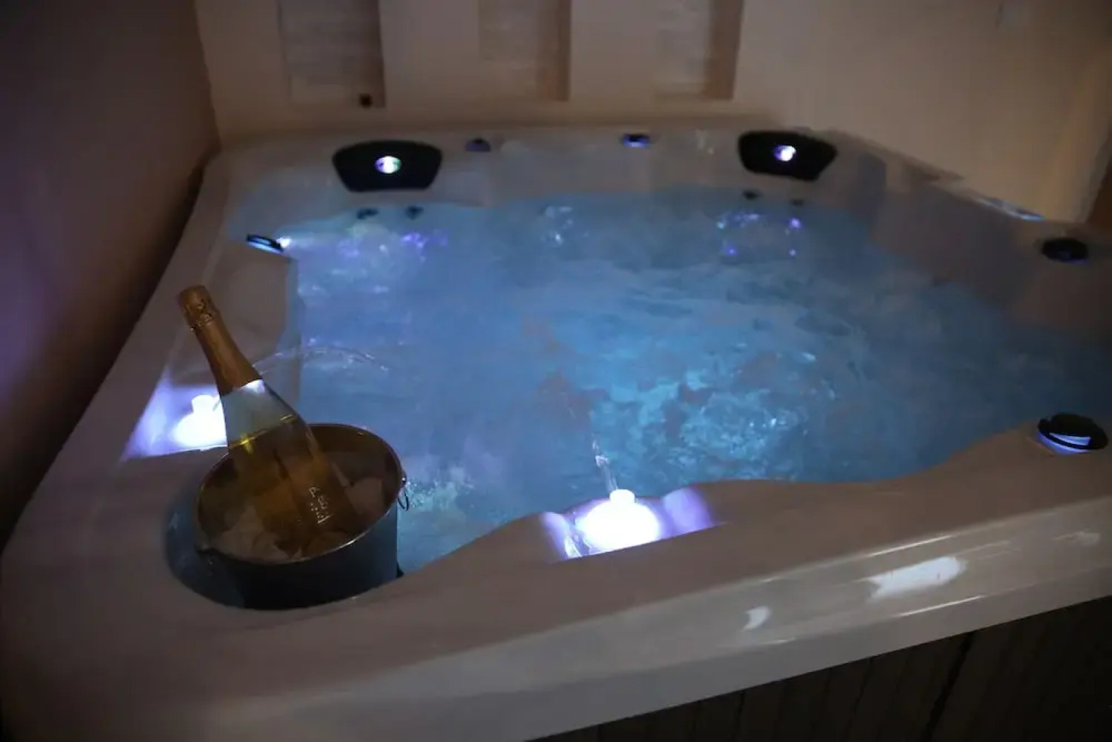 Gold Crown Apartments