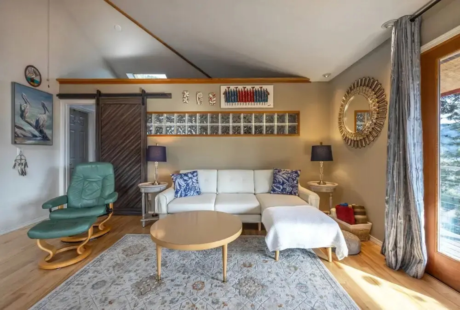 Lois Lane's Perch 1 Bedroom Home By Redawning