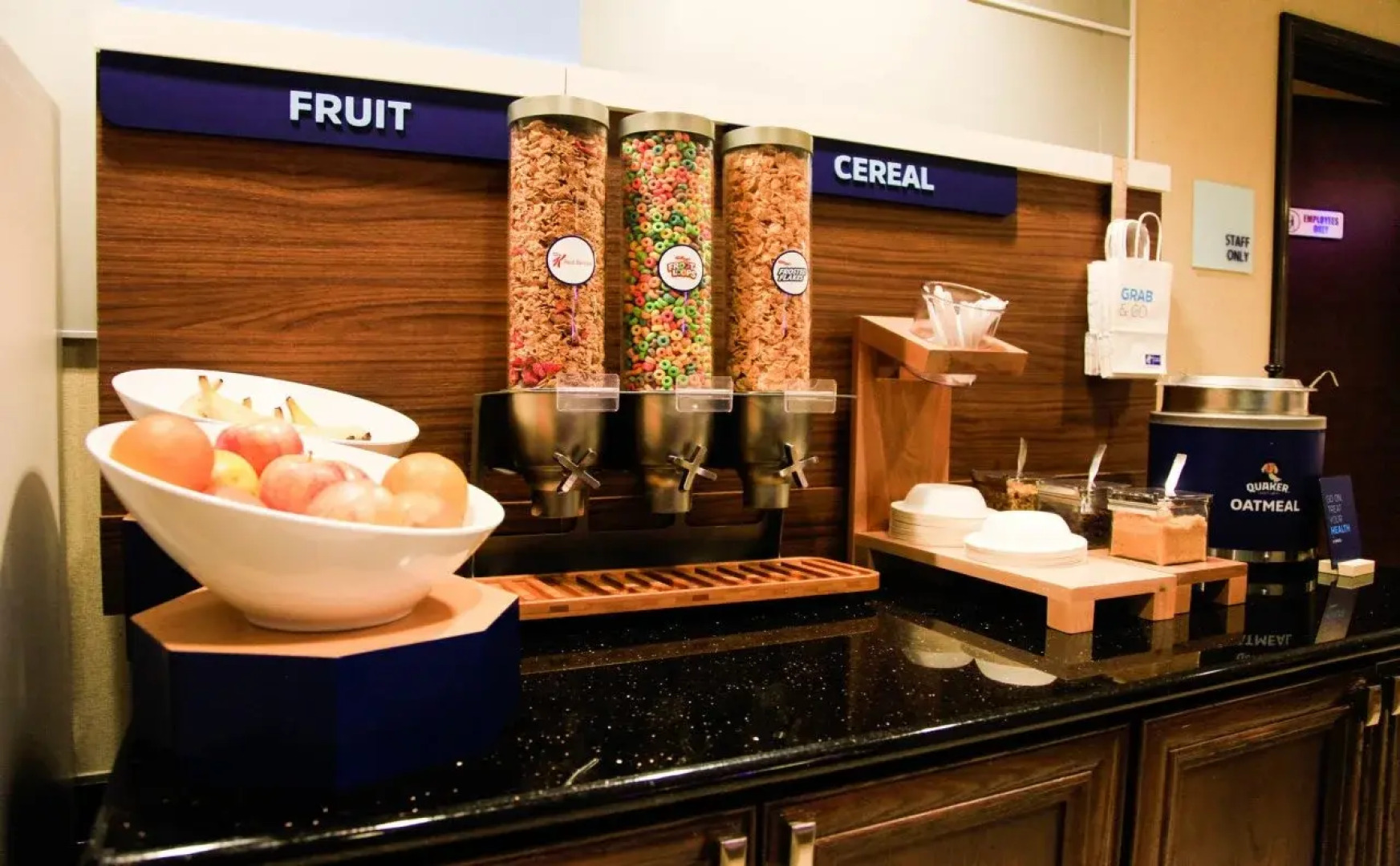 Holiday Inn Express & Suites Cumberland - La Vale by IHG