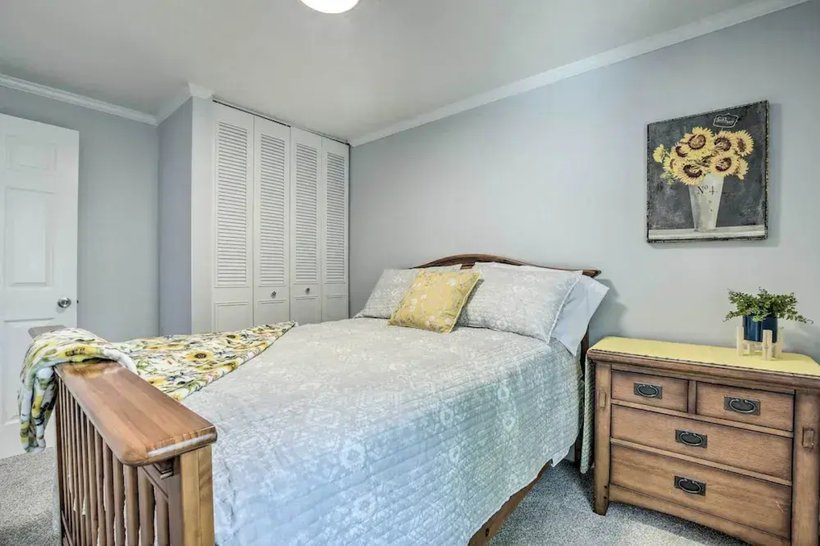 Walk to Dtwn & Breweries: Townhome in Cary!