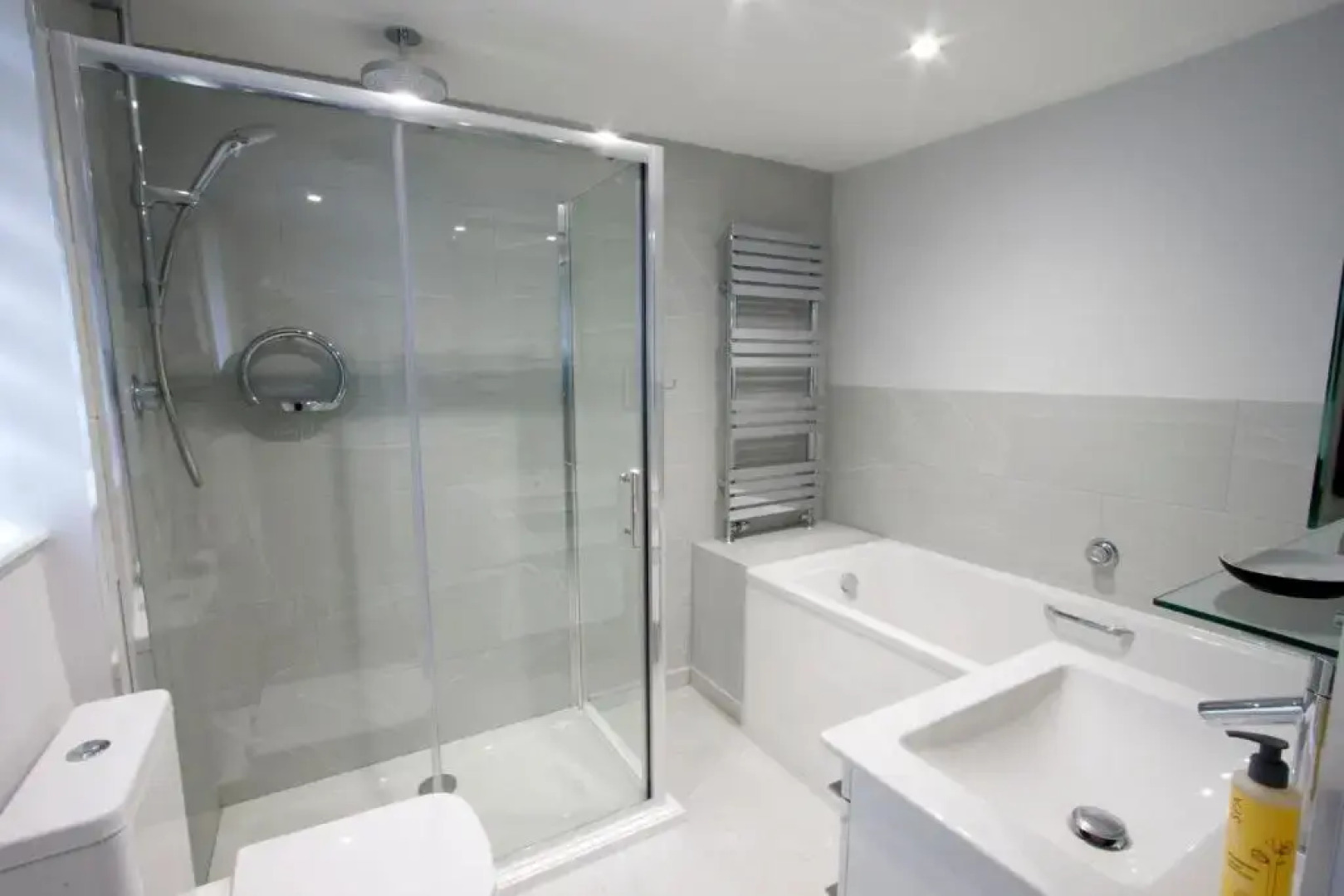 Entire 2 bed, 2 bath cottage in the heart of Rye citadel