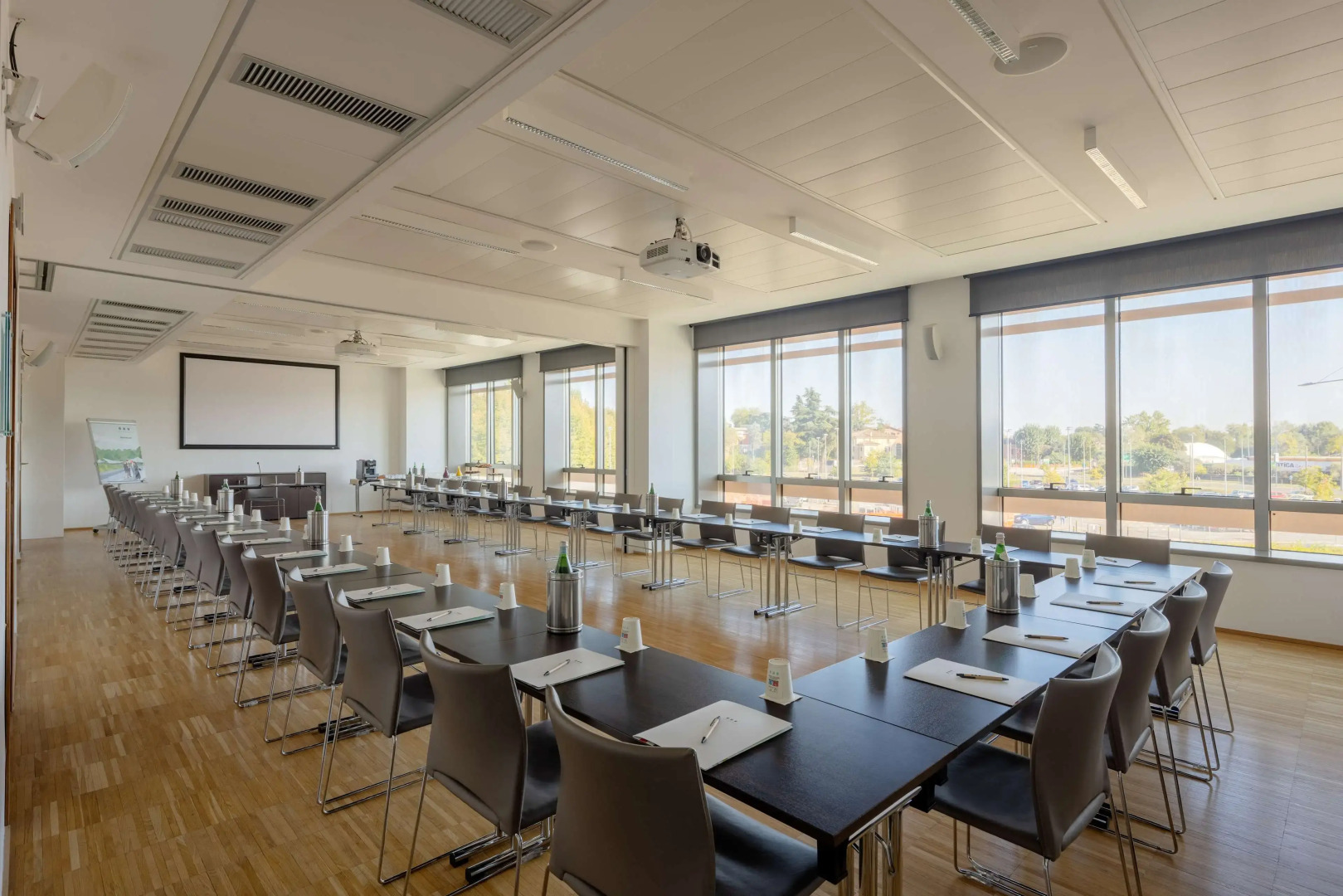 Отель Unahotels San Vitale Bologna