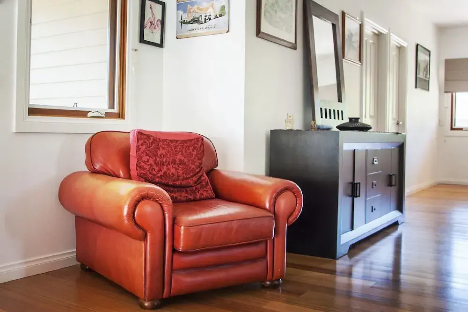 Johanna NEW MODERN HOUSE