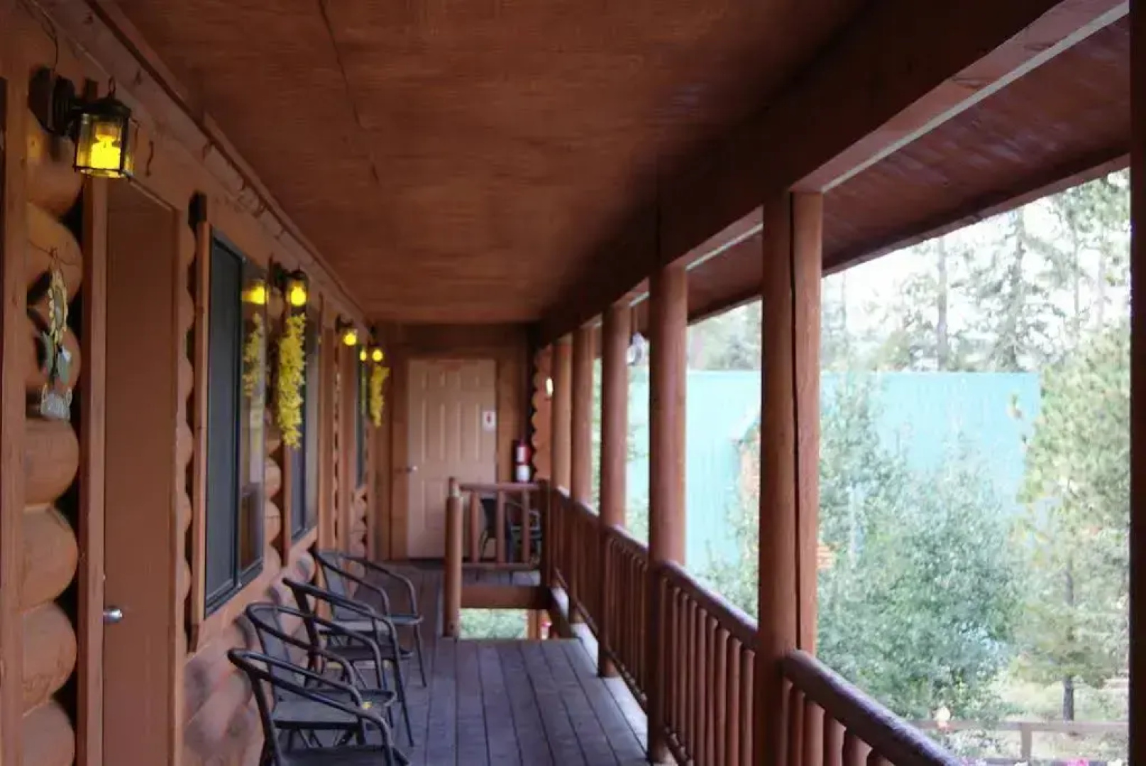 Duck Creek Village Inn