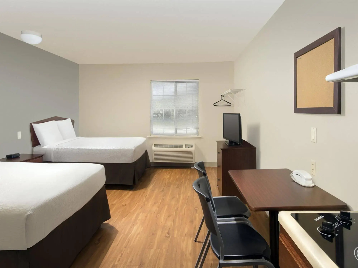 WoodSpring Suites Topeka
