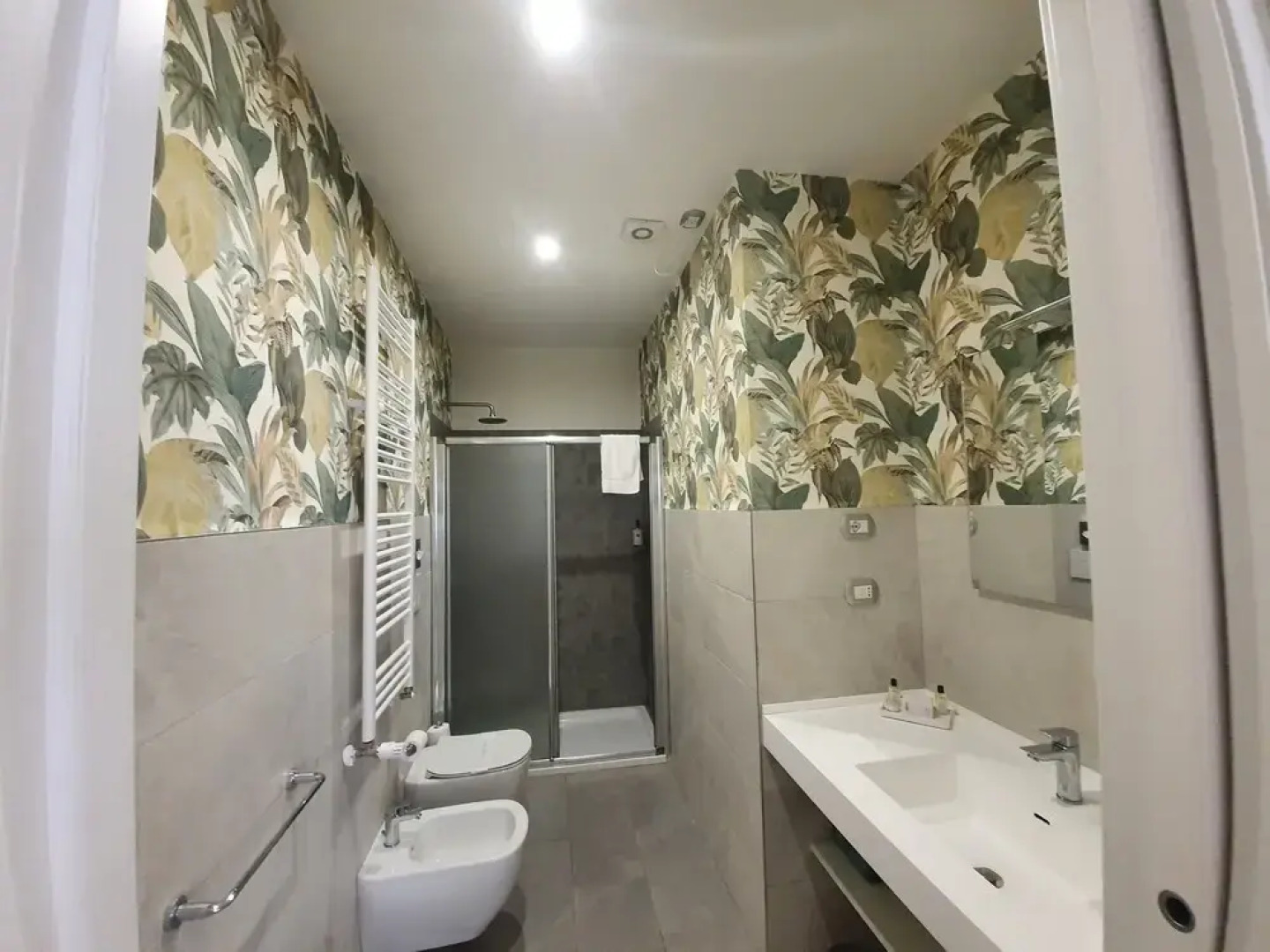 Monza City Rooms & Studios