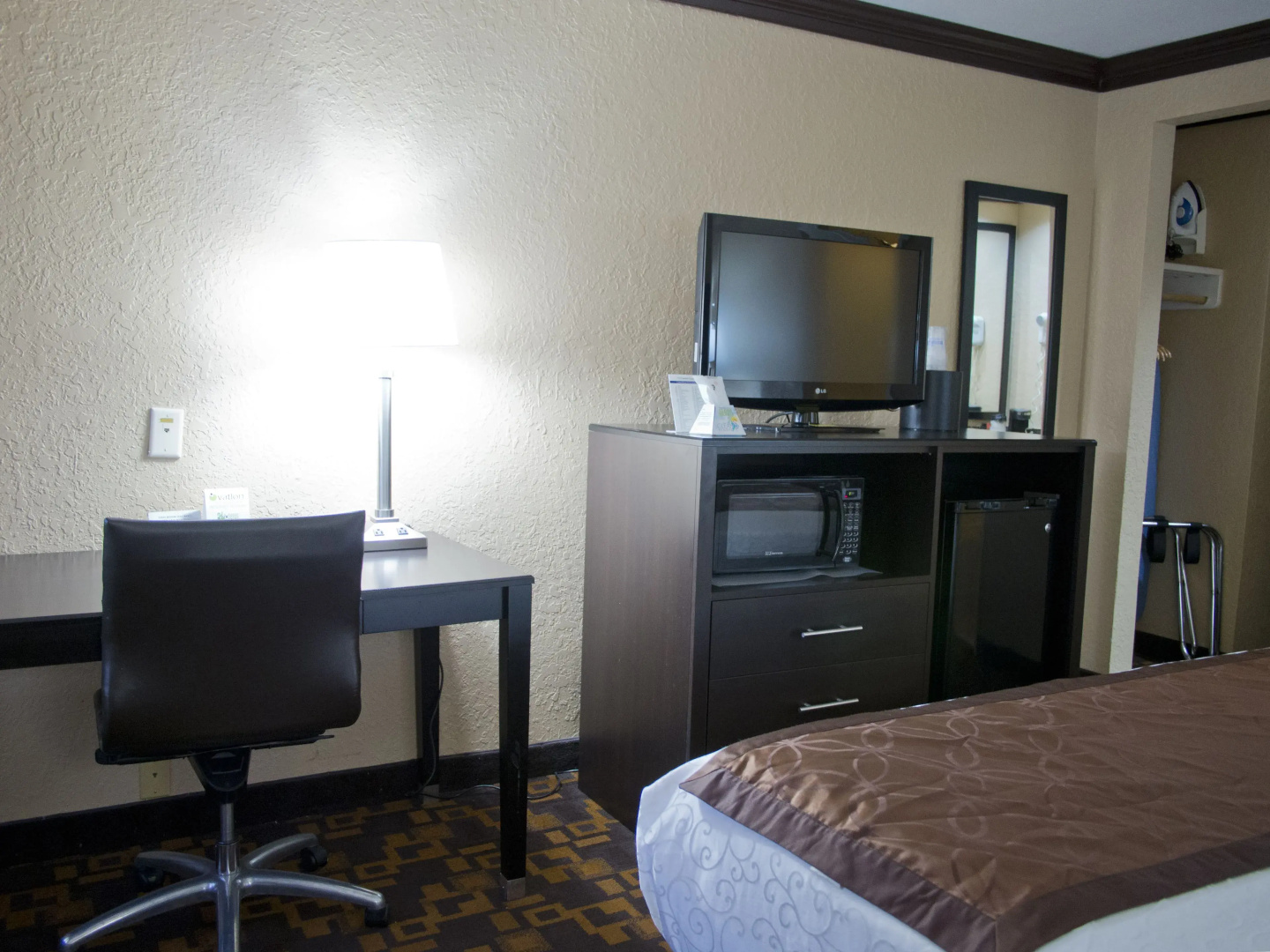 Best Western Cantebury Inn & Suites