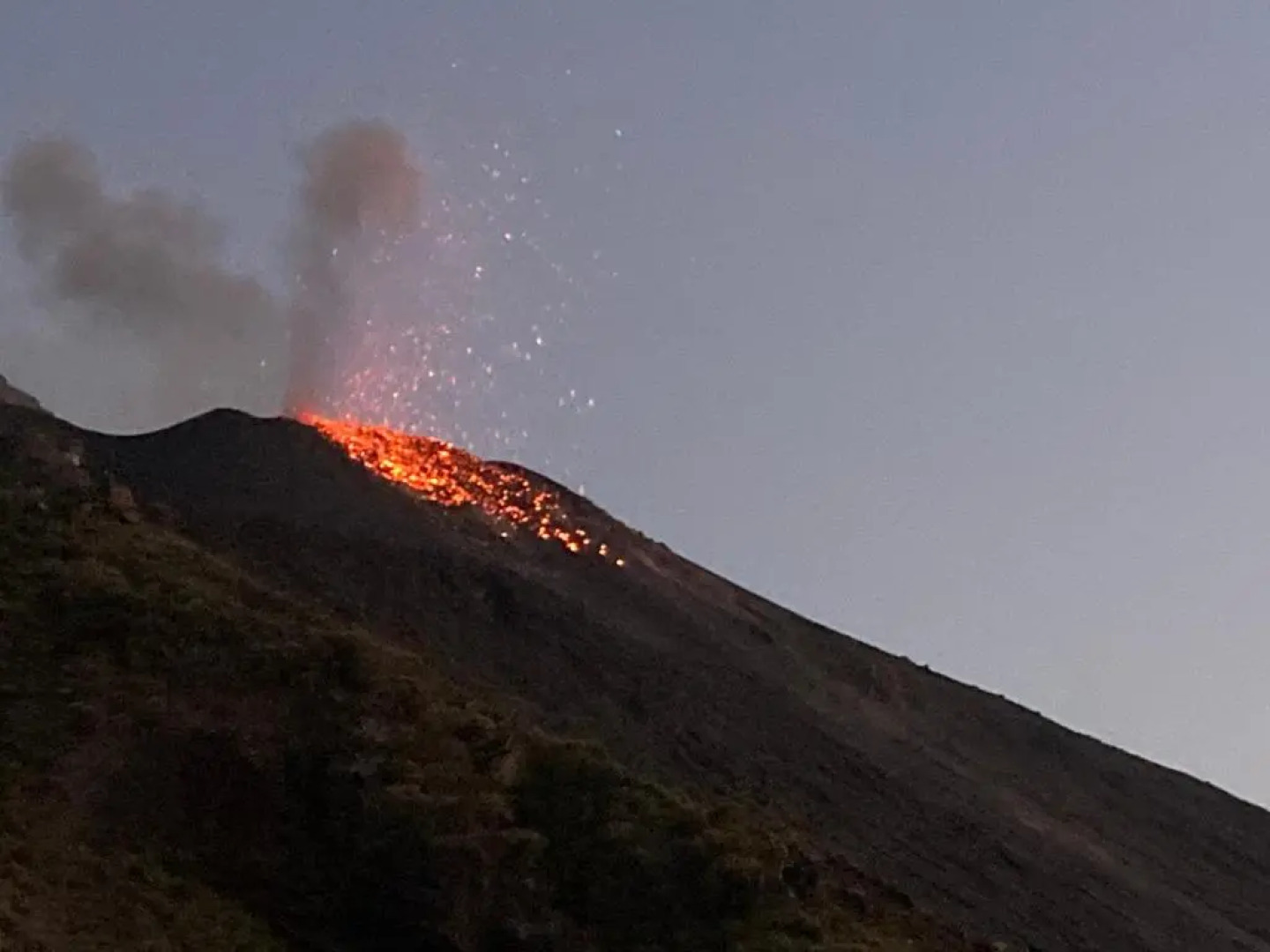Stromboli Suite Apartment with Terrace Volcano & Sea view