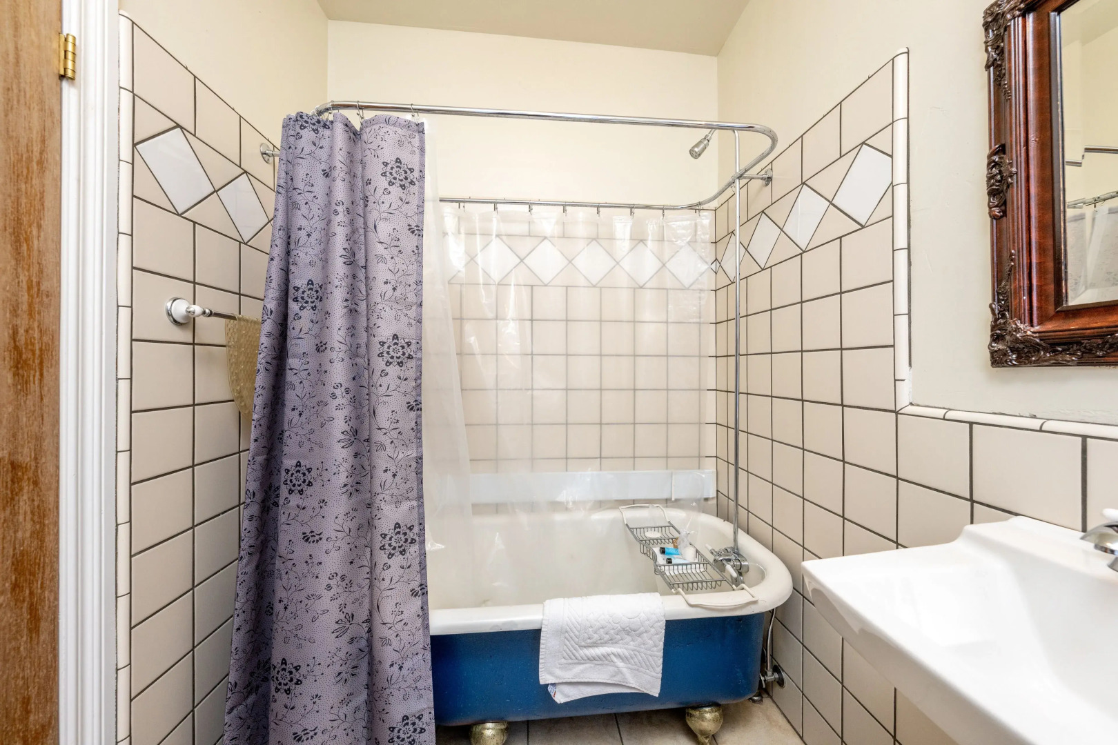 The Dutch Flat Hotel