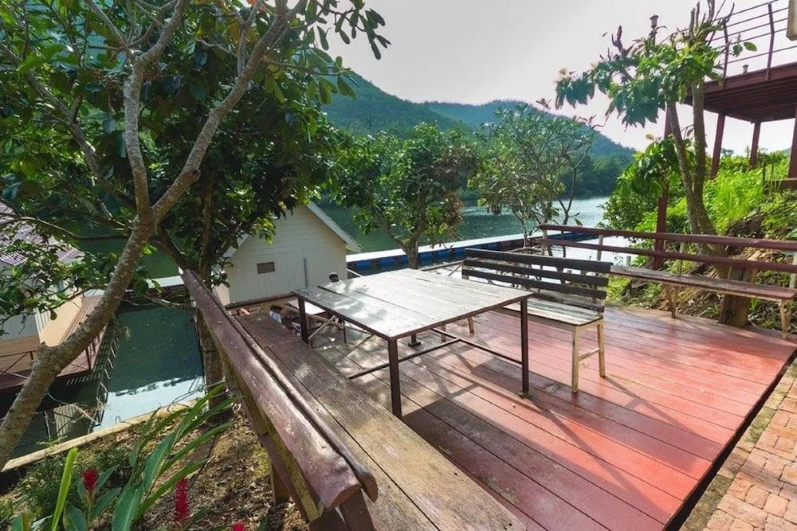 Naphatphorn Resort