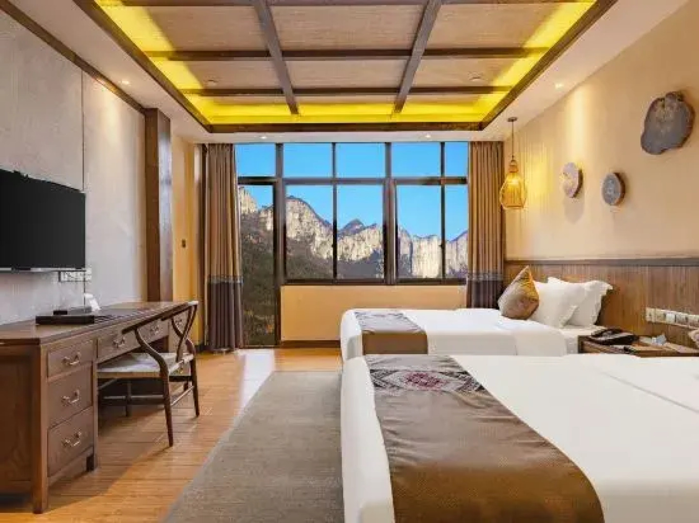 Nverzhai Holiday Hotel