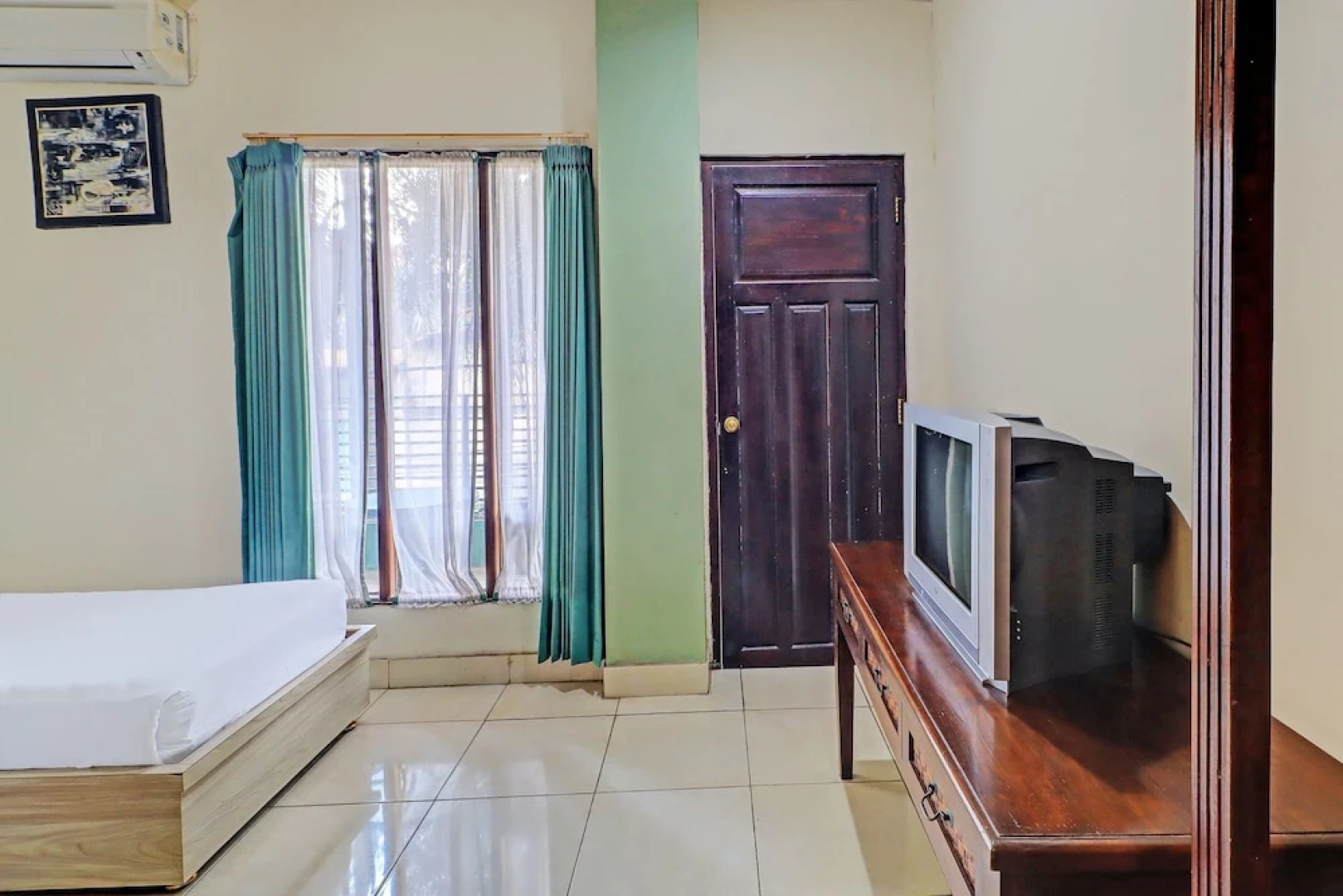 OYO 92439 Hotel Tower Klungkung