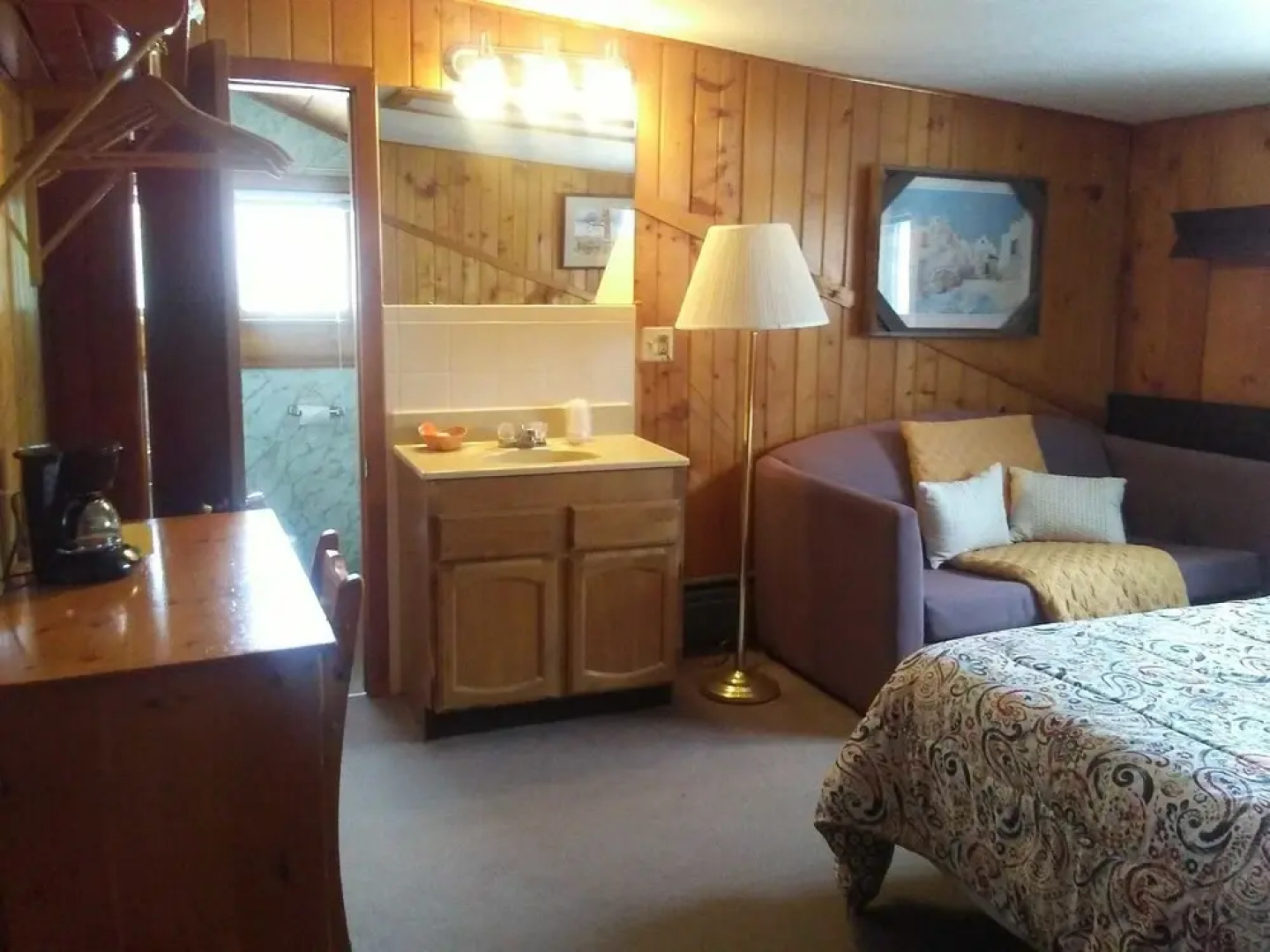 Riverside Lodge & Retreat