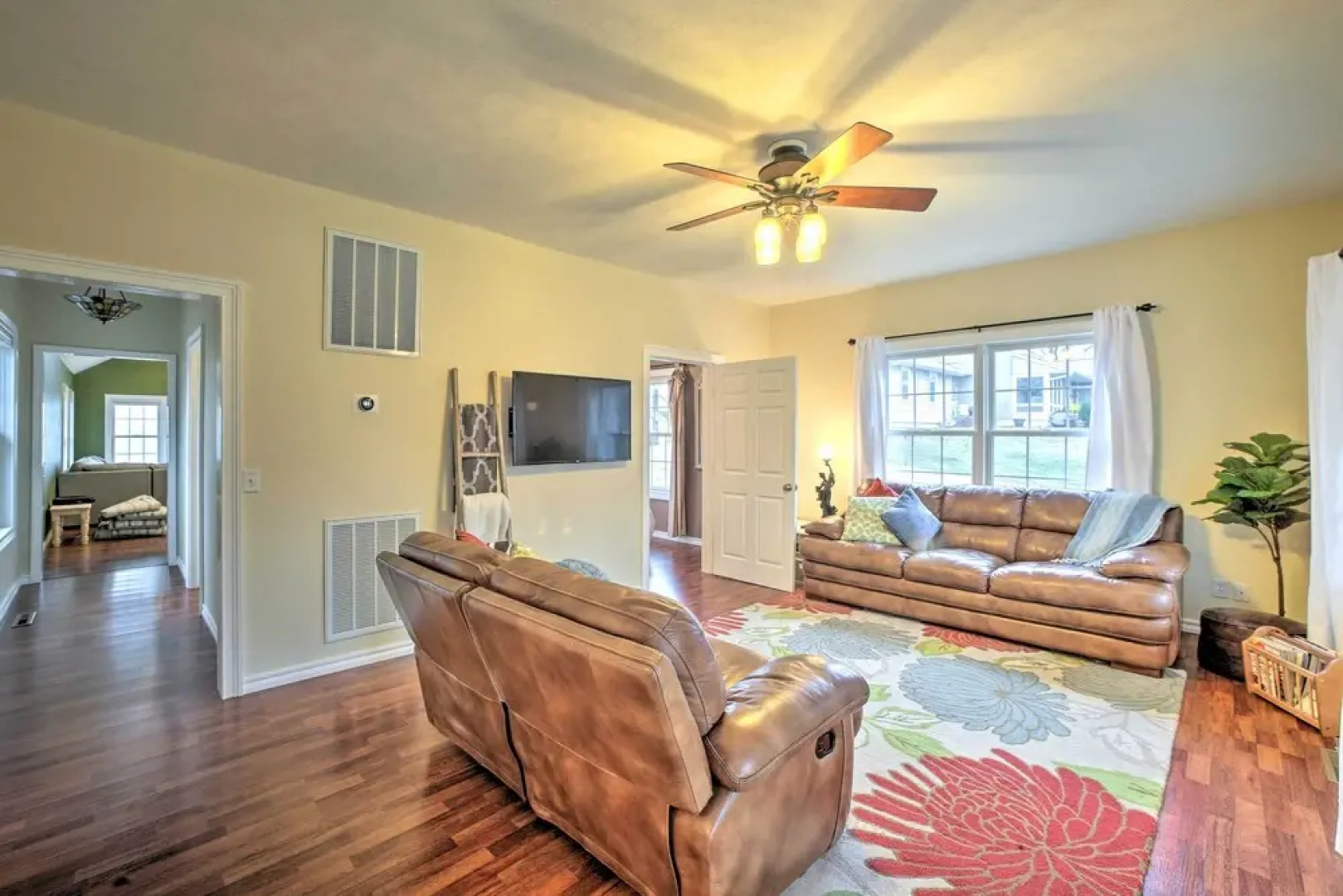 Riverfront Arkansas Retreat Near Fishing & Hiking!