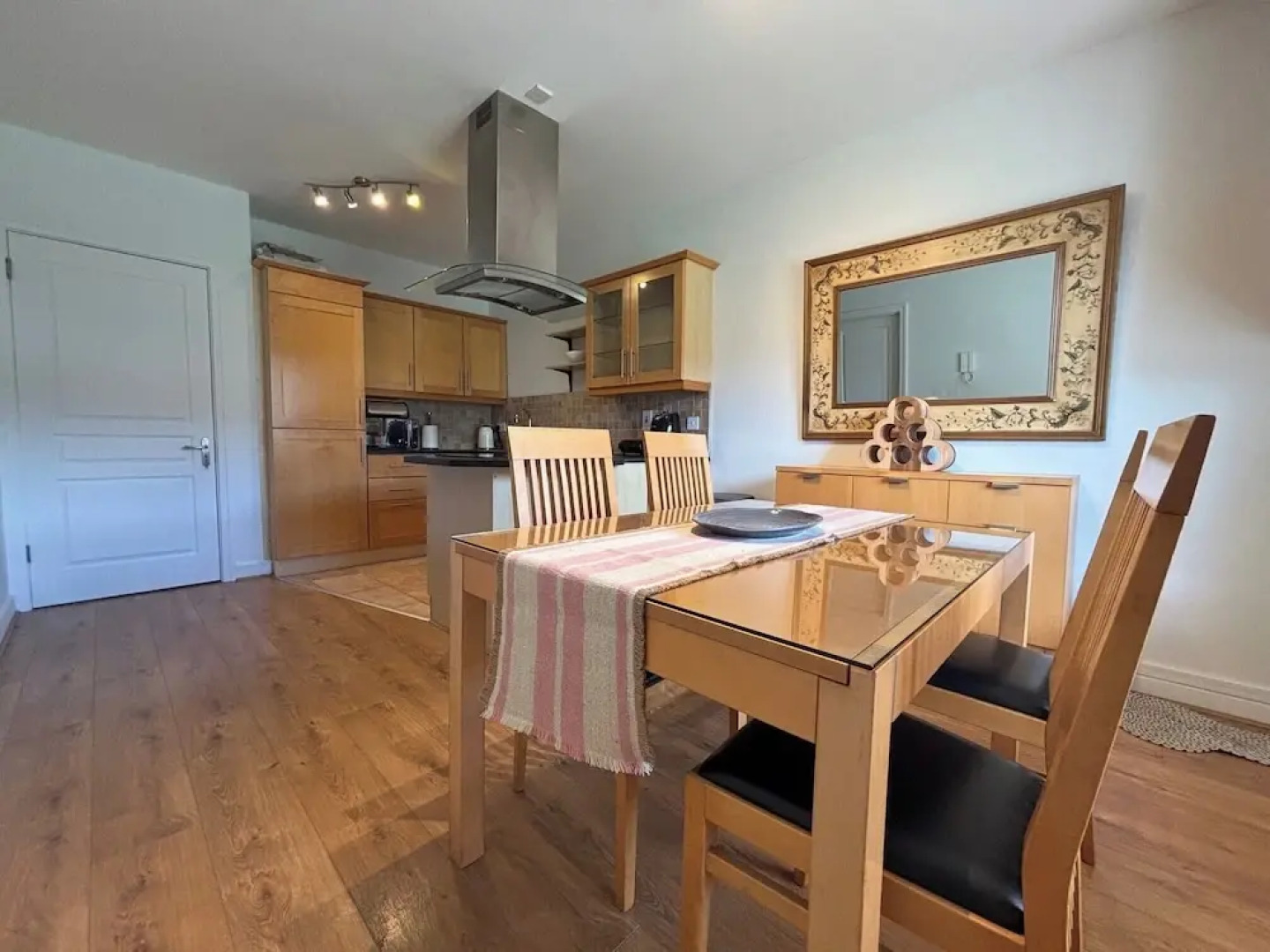 Spacious 2 Bed Apartment Near Dublin Airport