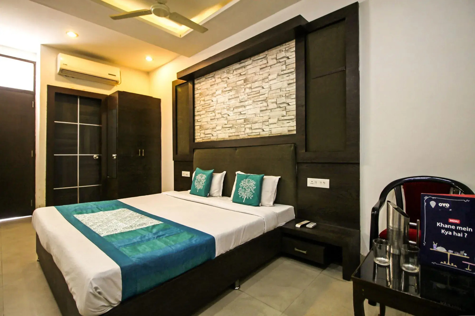 OYO 8429 Hotel Raj