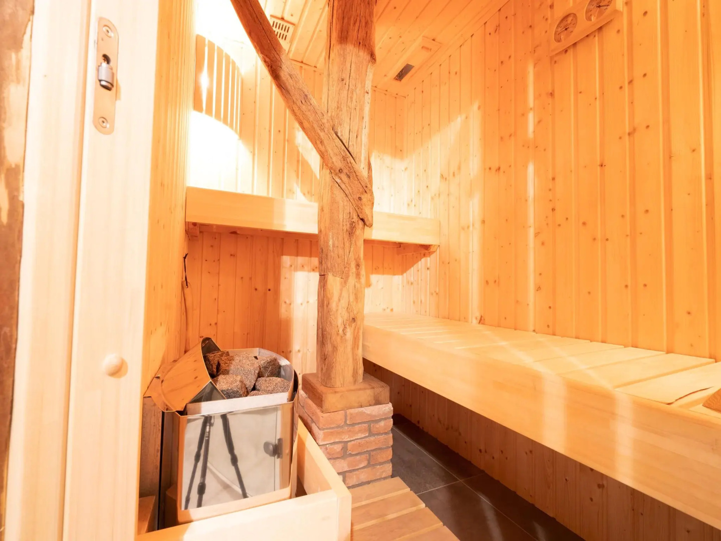 Beautifully renovated Staphorster farmhouse with sauna