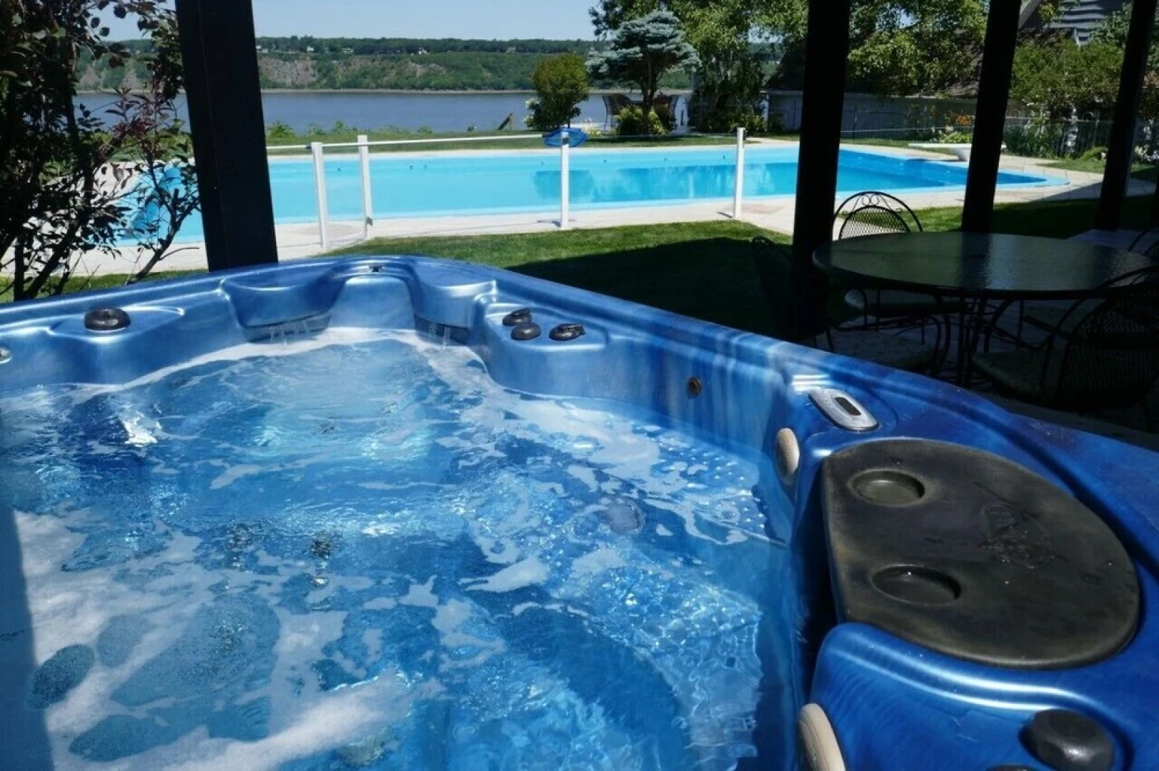 Contemporary Style With Amazing View 3-4 Br