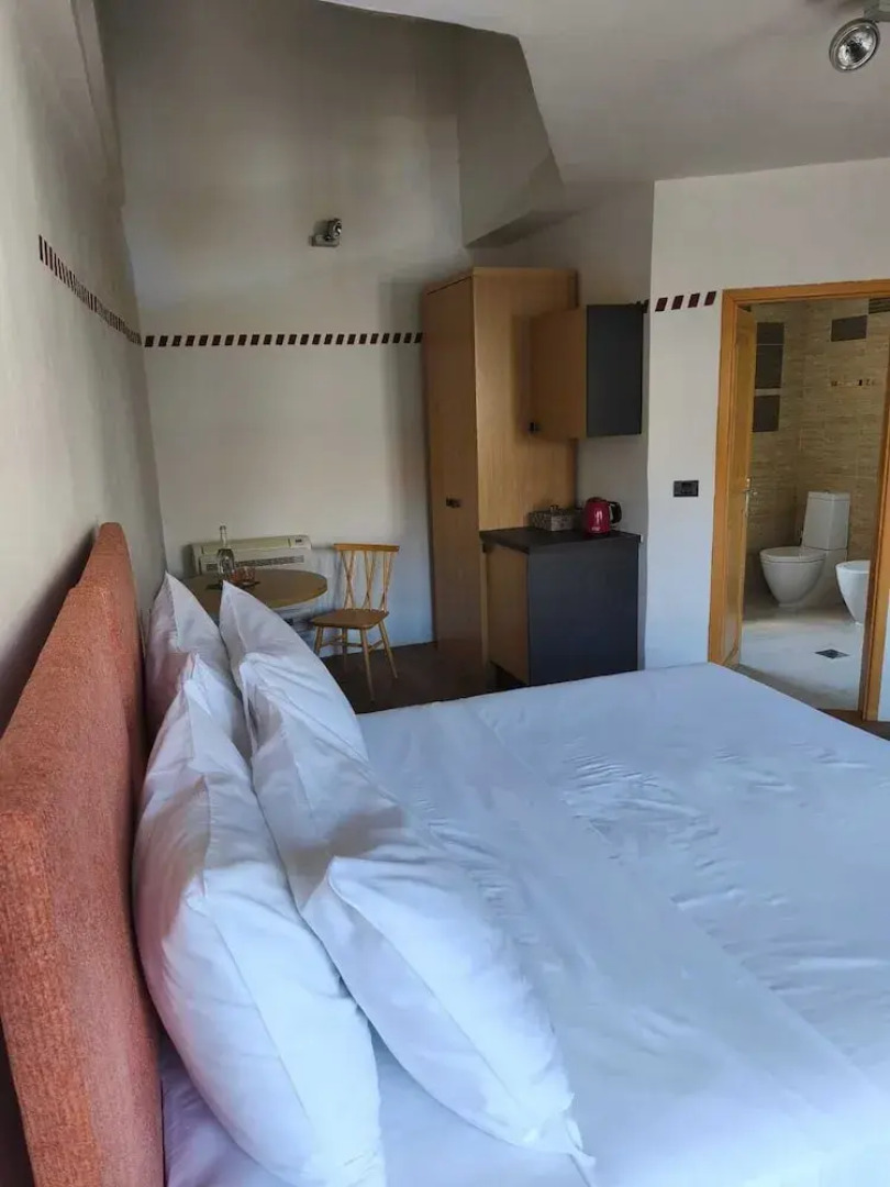 SMARTnoOK Rooms & Apartment