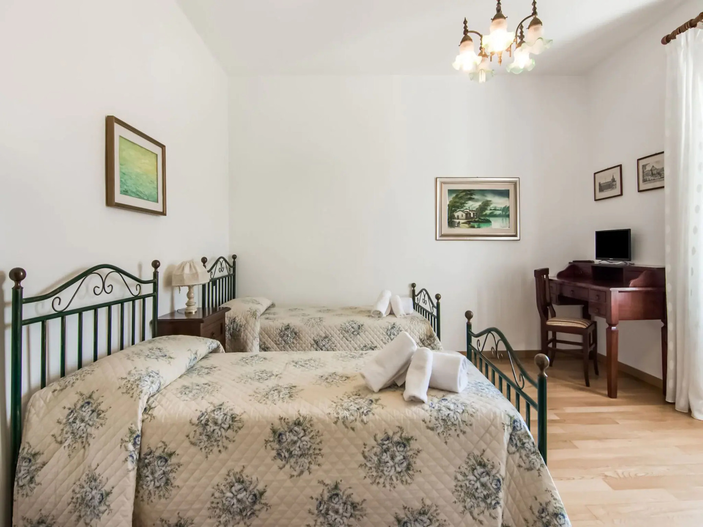 Beautiful holiday home in Montedinove with shared pool