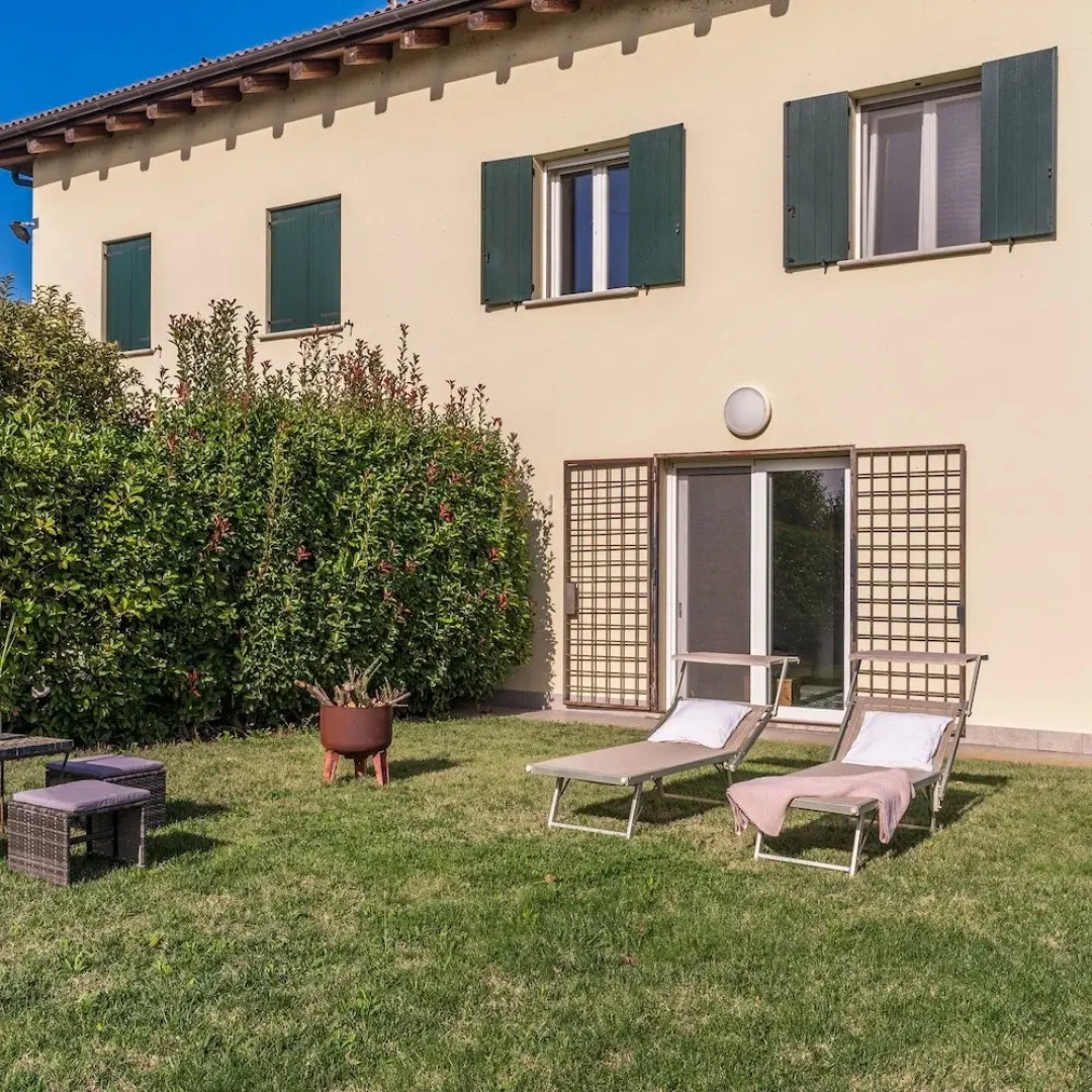 F Tale Country House