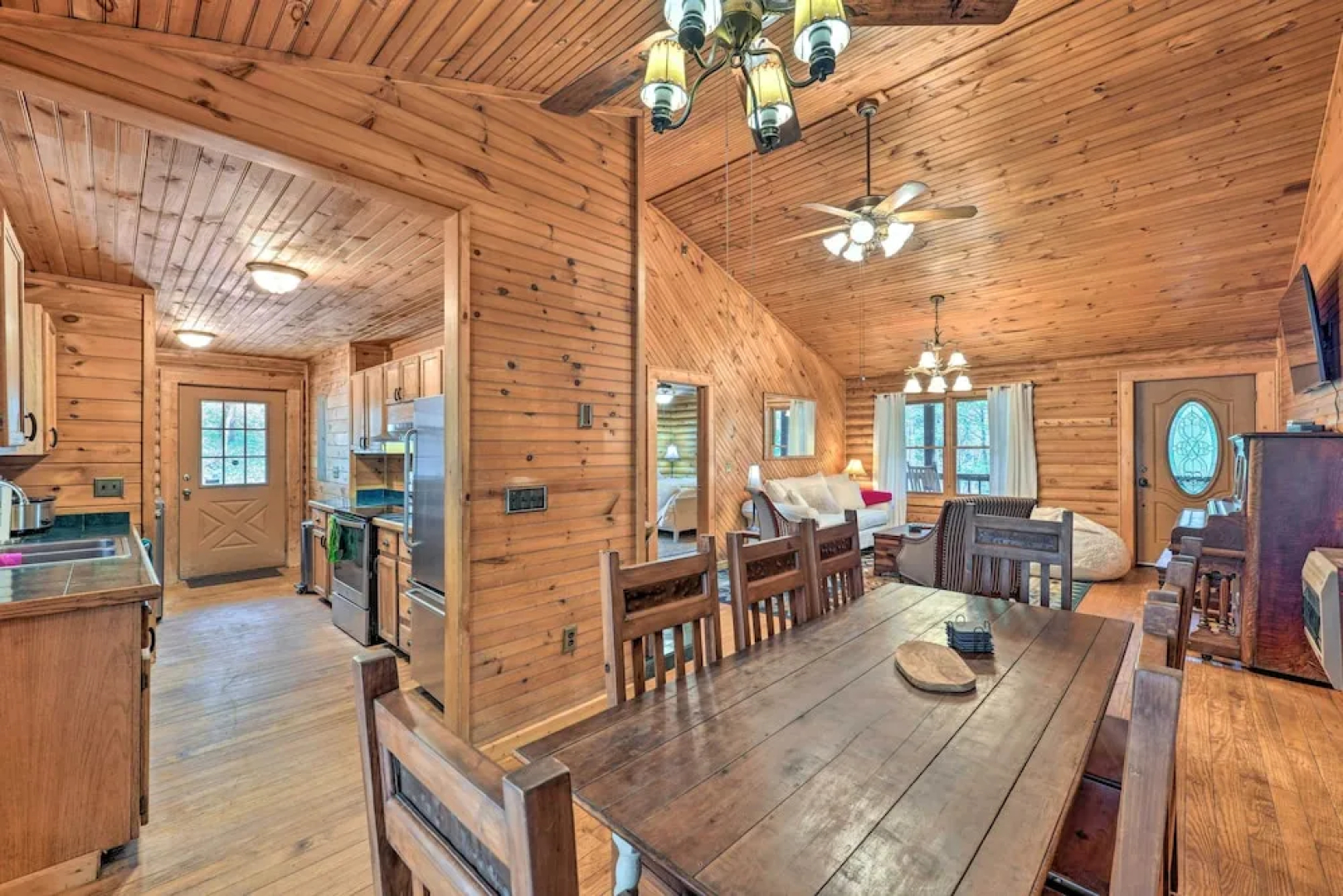 Cozy Blue Ridge Mountain Cabin on 18 Acre Lot