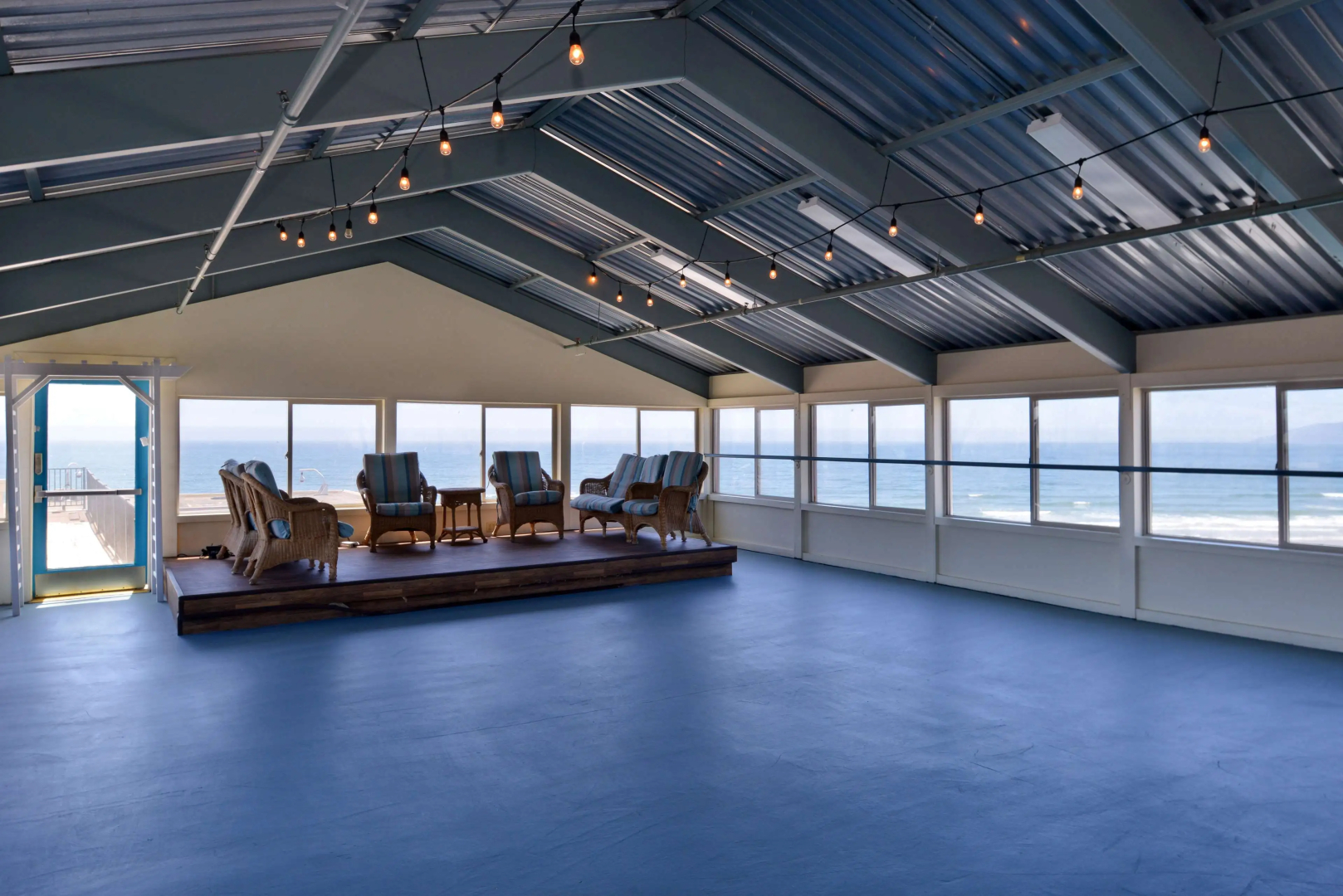 Edgewater Inn And Suites