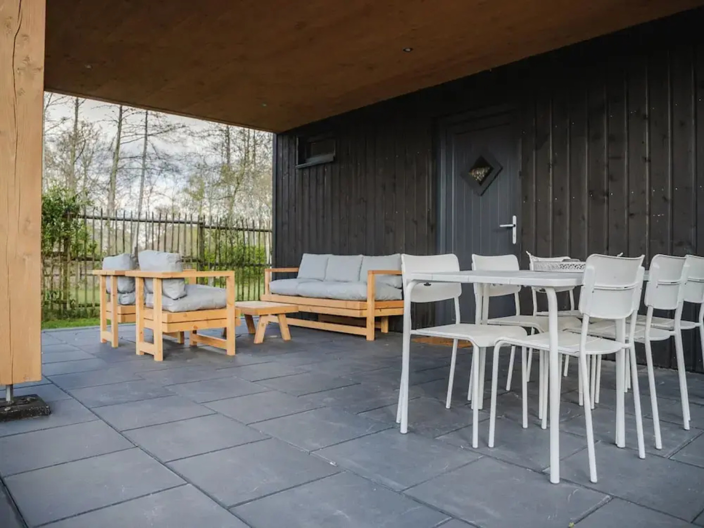 Luxurious Holiday Home With Rural Character